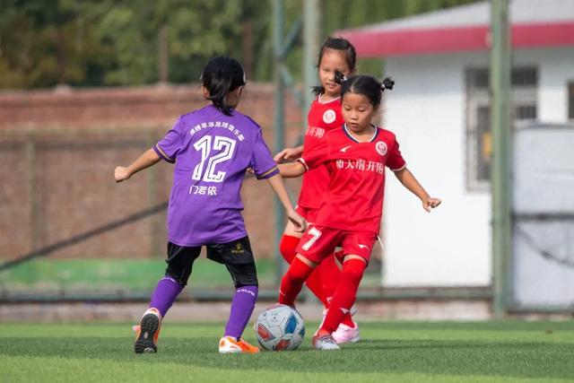 詹眉合砍53分东契奇33+13+10 湖人大胜独行侠