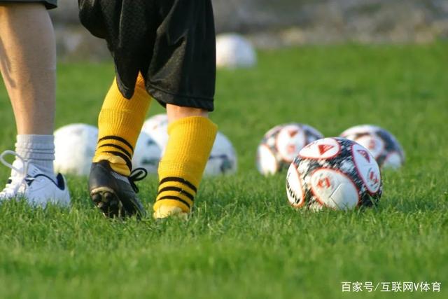 阿隆索对切尔西签约亨德森与维尔贝克的态度引发关注